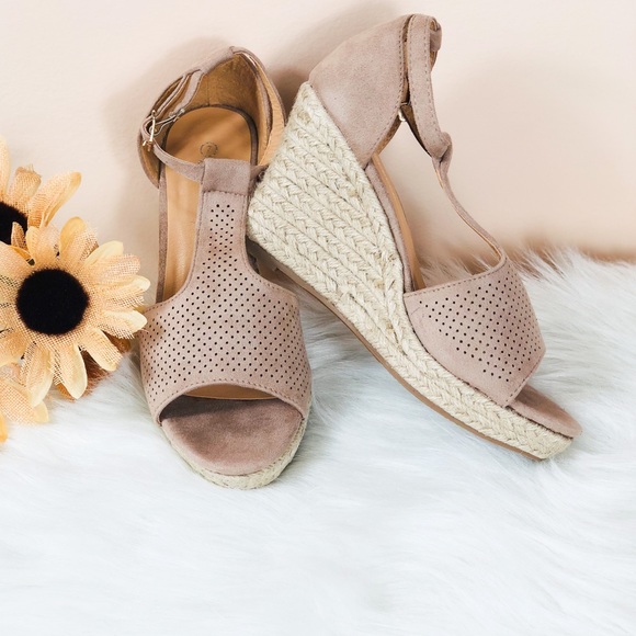 5⭐️TAUPE ESPADRILLE SANDALS HEEL- Shoe - Picture 3 of 4